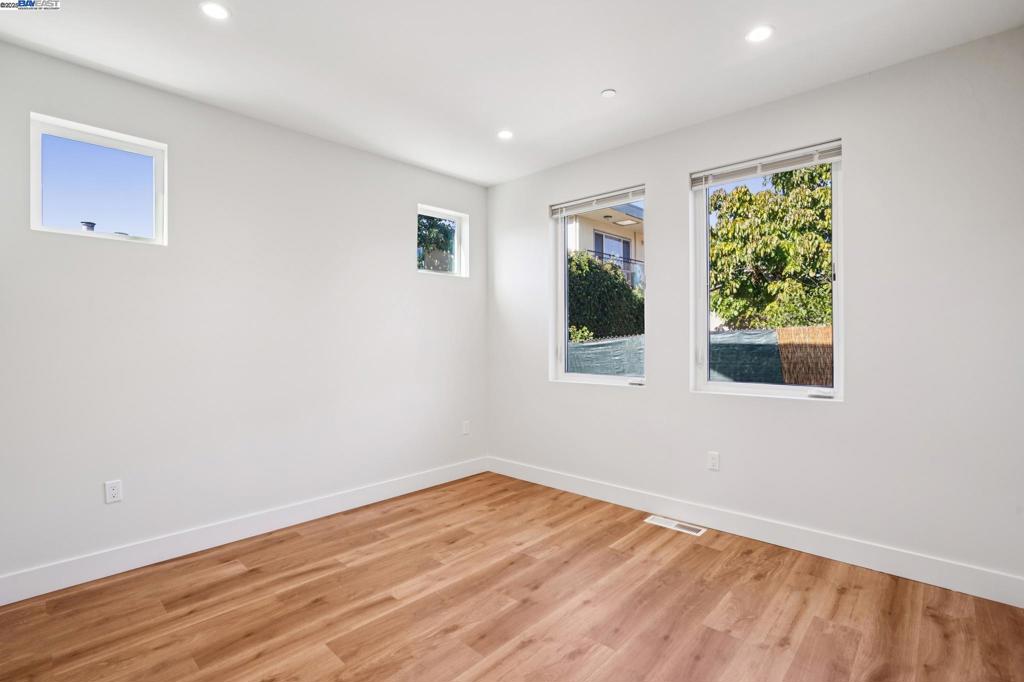 SANTA FE - Residential Income