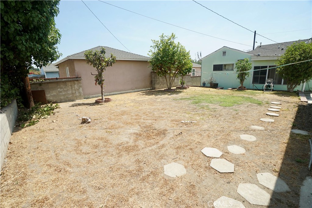 369 E Andrix Street