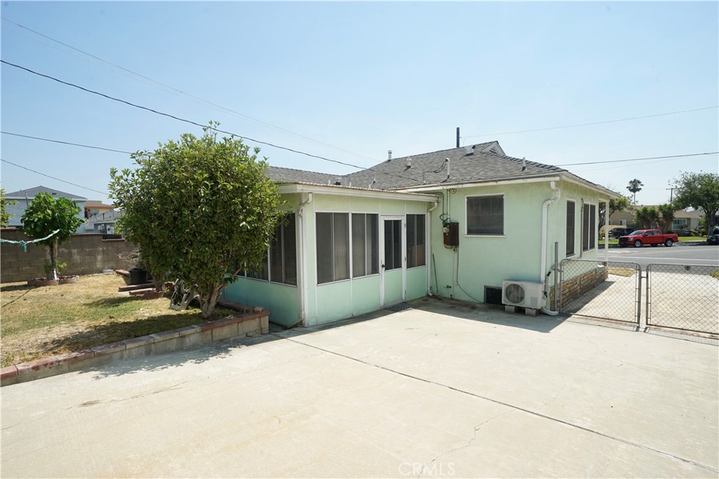 369 E Andrix Street