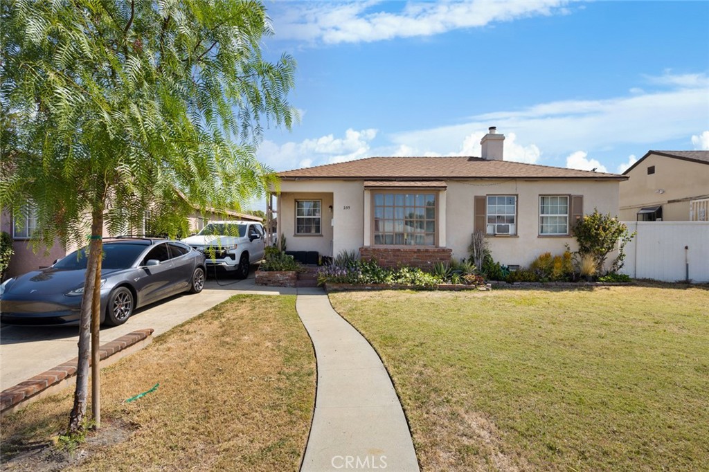 Welcome to 235 Aliso Street in charming Pomona, CA! This delightful home offers 2 bedrooms and 1 bathroom, providing a comfortable and inviting living space.
Step inside and discover a cozy atmosphere perfect for relaxation. But the real gem of this property lies outside! Prepare to be captivated by the expansive backyard, a true oasis where possibilities are endless. Imagine summer barbecues, gardening projects, or simply enjoying the California sunshine in your own private sanctuary. With a generous, flat lot, there's ample space for outdoor entertaining, play, and even the potential for future expansion or the addition of an ADU. This backyard is a blank canvas awaiting your personal touch, promising years of enjoyment and memories. Don't miss the chance to make this wonderful property your own!