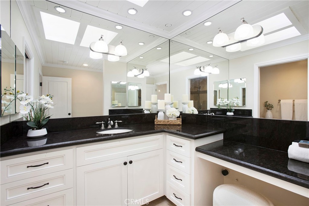 Lake Forest Keys (LK) - Residential