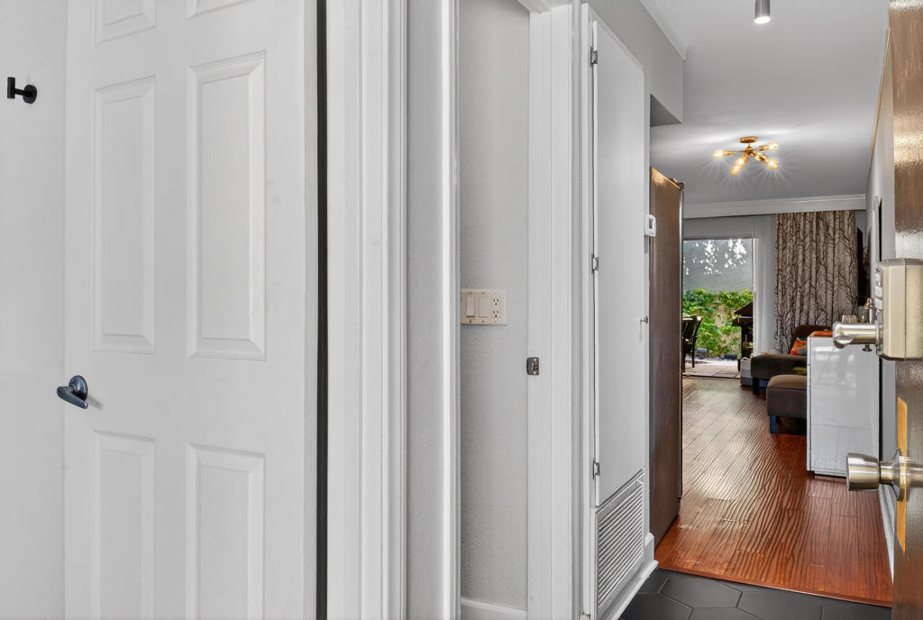 1655 E Palm Canyon Drive 511