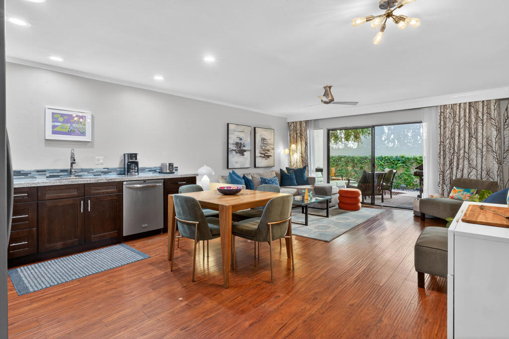 1655 E Palm Canyon Drive 511