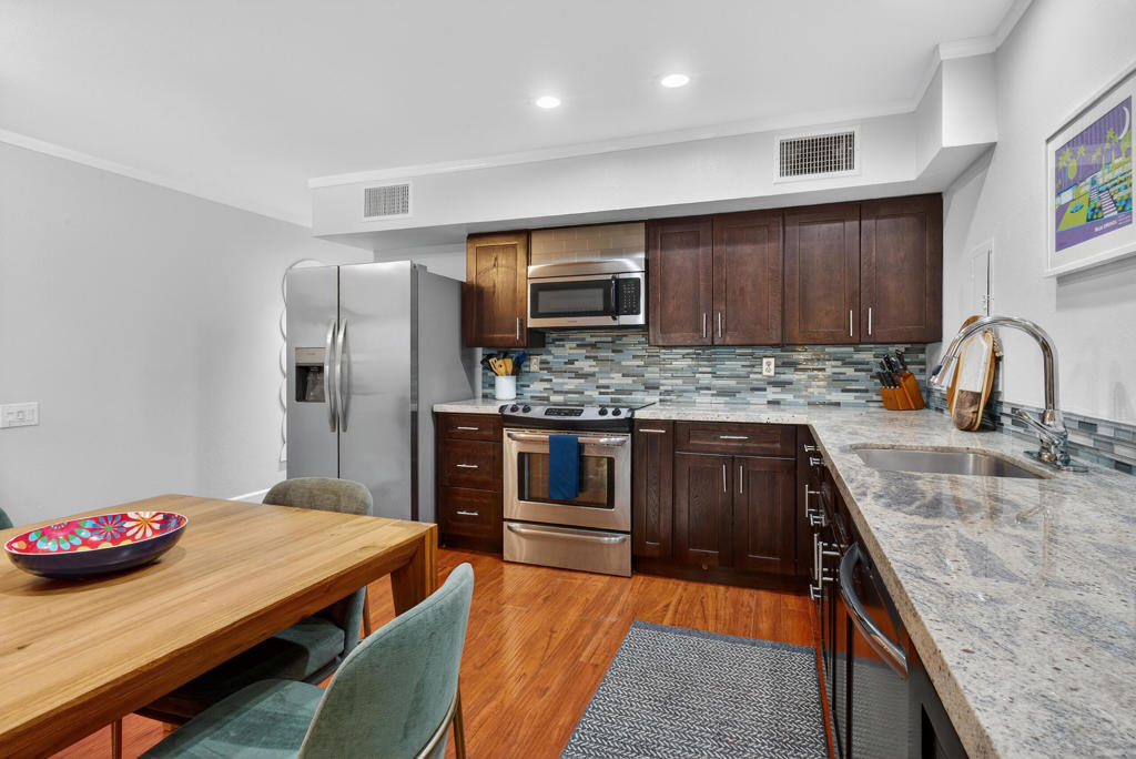 Smoketree Racquet Cl - Residential