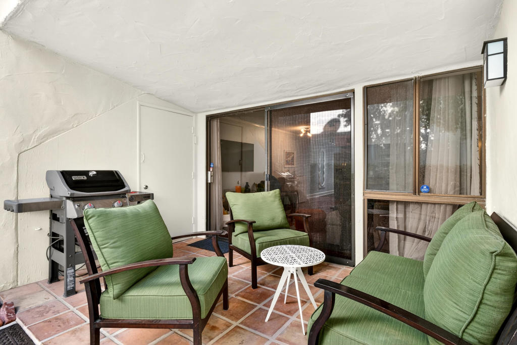 Smoketree Racquet Cl - Residential