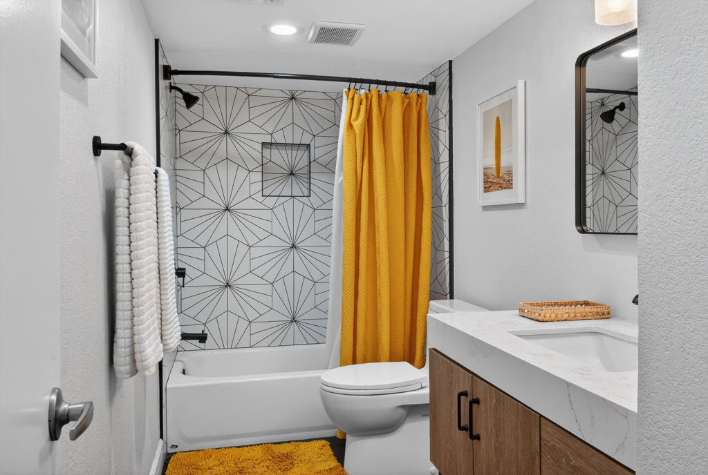 Smoketree Racquet Cl - Residential