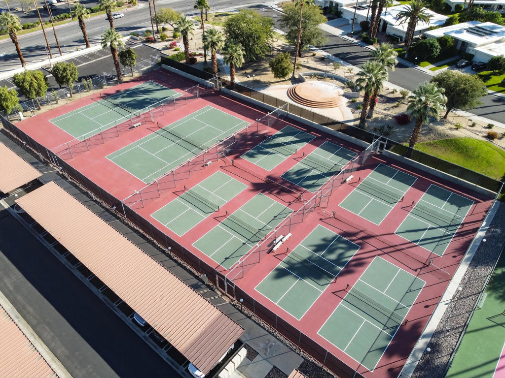 Smoketree Racquet Cl - Residential