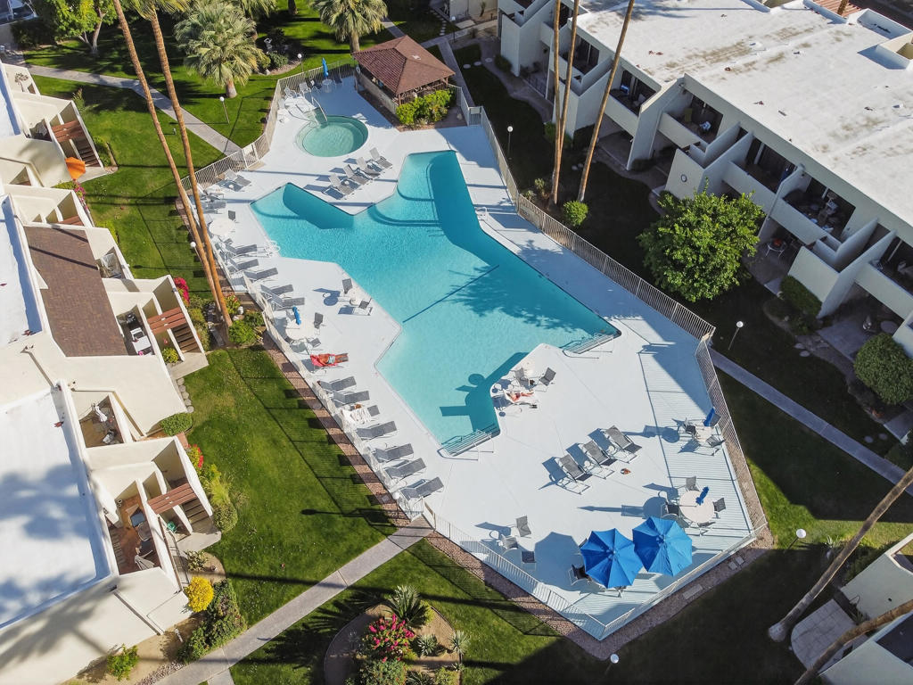 Smoketree Racquet Cl - Residential