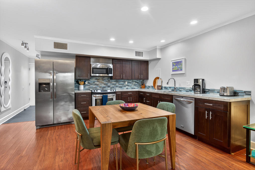 Smoketree Racquet Cl - Residential