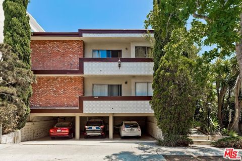 Photo of 11938 Goshen Avenue #10, Los Angeles, CA 90049 (MLS # 25622757)