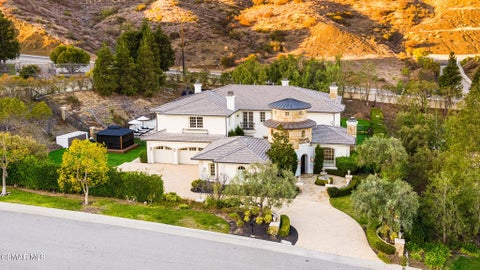 Photo of 29475 Malibu View Court, Agoura Hills, CA 91301 (MLS # 226003933)