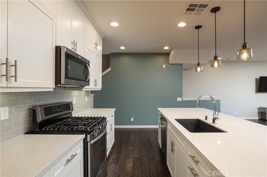 63 Origin, Irvine CA 92618 - Photo 6