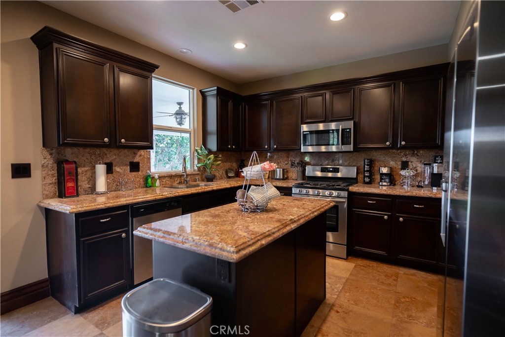 48482 Red Mountain Place