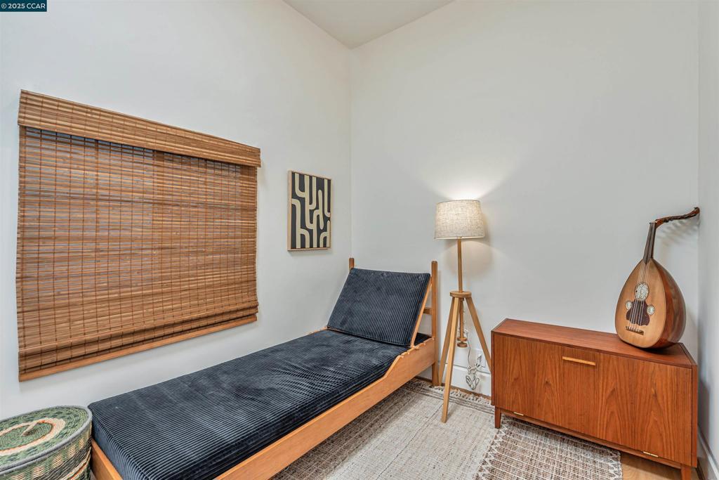 WEST OAKLAND - Residential