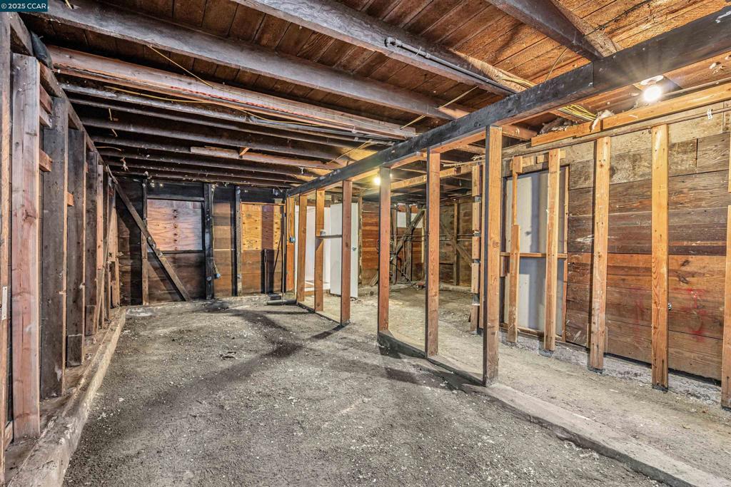 WEST OAKLAND - Residential