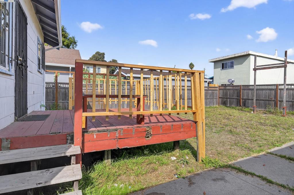 E OAKLAND - Residential