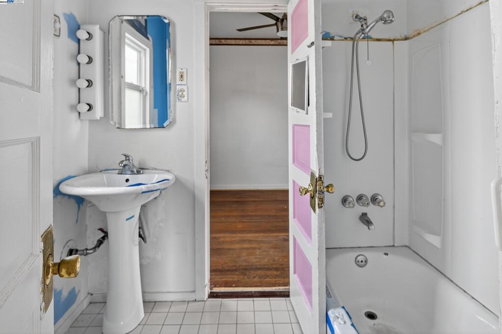 E OAKLAND - Residential