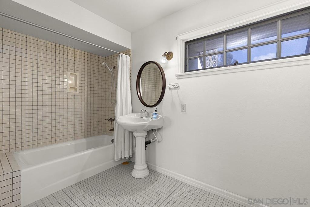 Rancho Santa Fe - Residential Lease