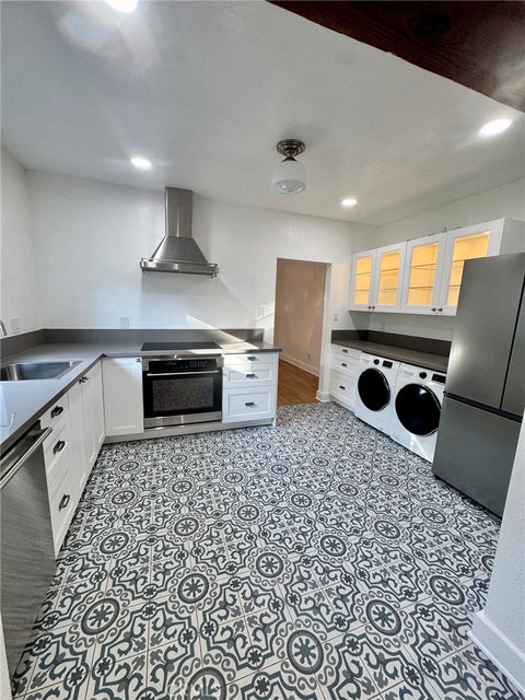 Photo of 283 W 15th ST, San Pedro, CA 90731 (MLS # DW26227213)