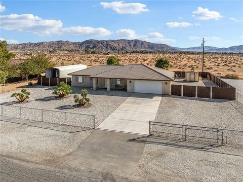 Photo of 16575 Quinnault Rd, Apple Valley, CA 92307 (MLS # HD25251062) Photo of 16575 Quinnault Rd, Apple Valley, CA 92307 (MLS # HD25251062)