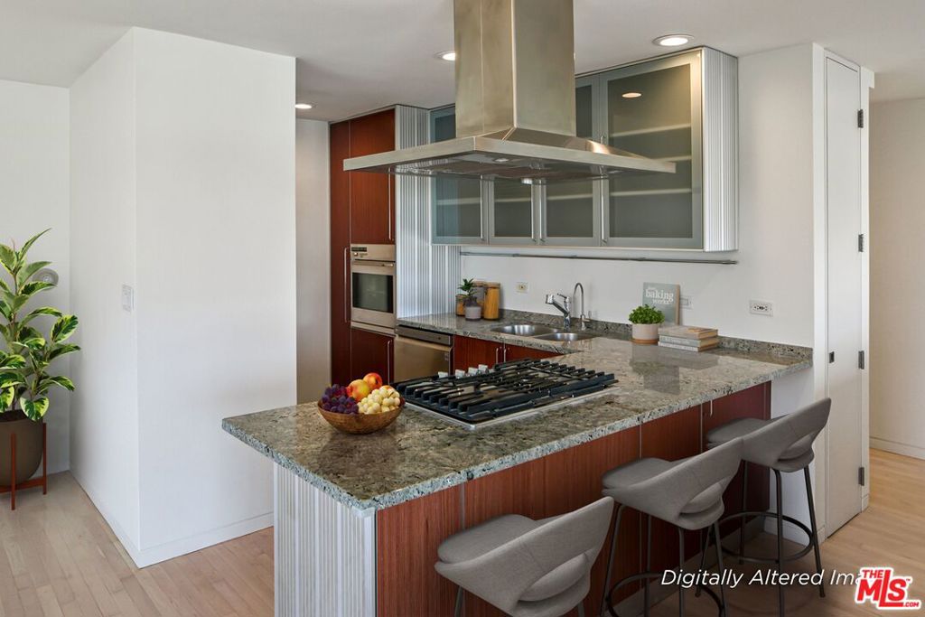 101 California Avenue 907