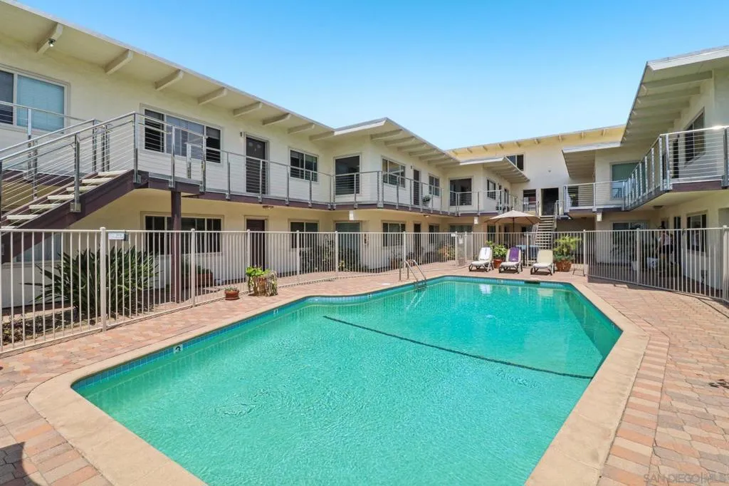 Del Mar, California 92014, United States, 2 Bedrooms Bedrooms, ,1 BathroomBathrooms,Residential,Active,188260