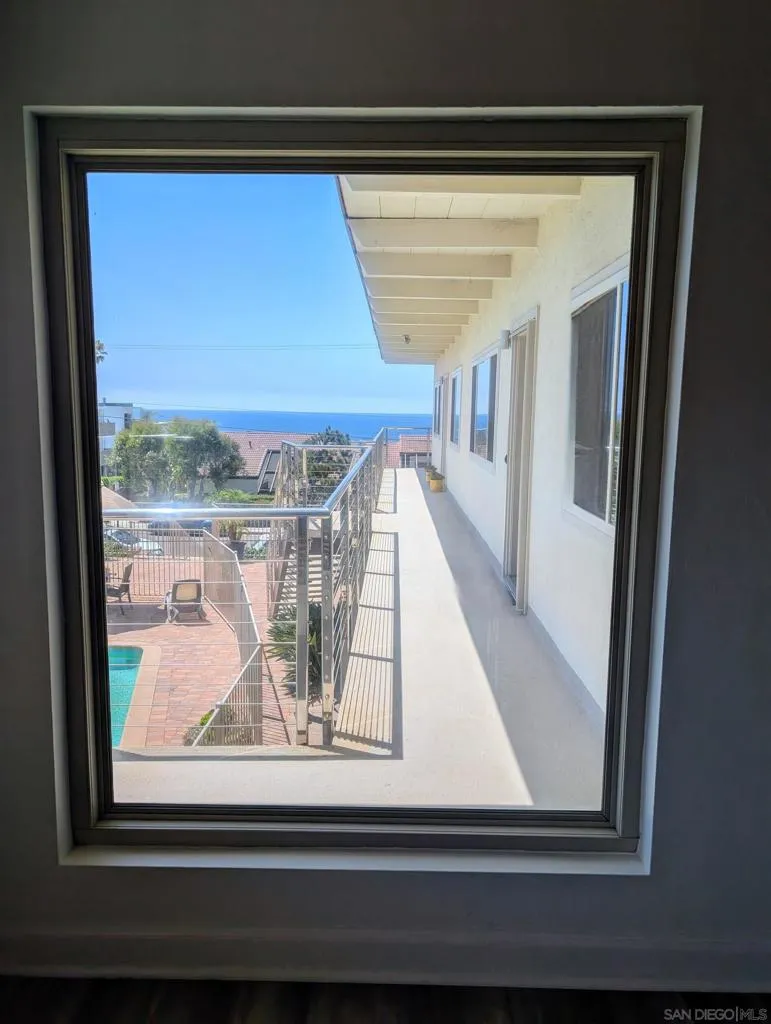 Del Mar, California 92014, United States, 2 Bedrooms Bedrooms, ,1 BathroomBathrooms,Residential,Active,188260