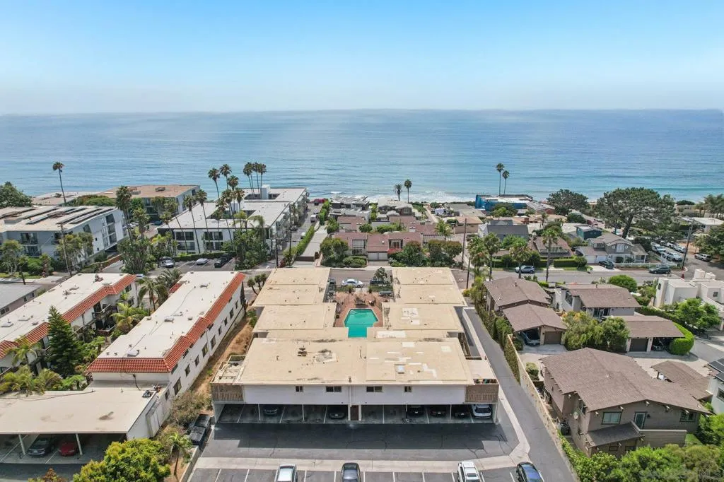 Del Mar, California 92014, United States, 2 Bedrooms Bedrooms, ,1 BathroomBathrooms,Residential,Active,188260