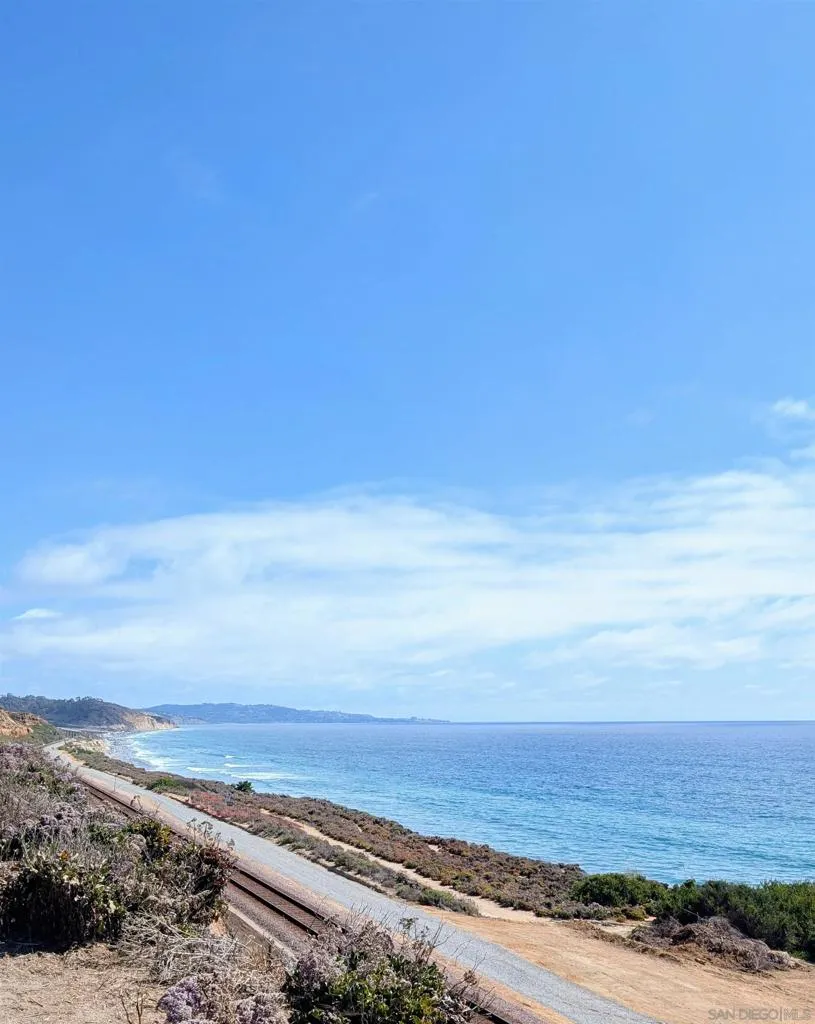 Del Mar, California 92014, United States, 2 Bedrooms Bedrooms, ,1 BathroomBathrooms,Residential,Active,188260