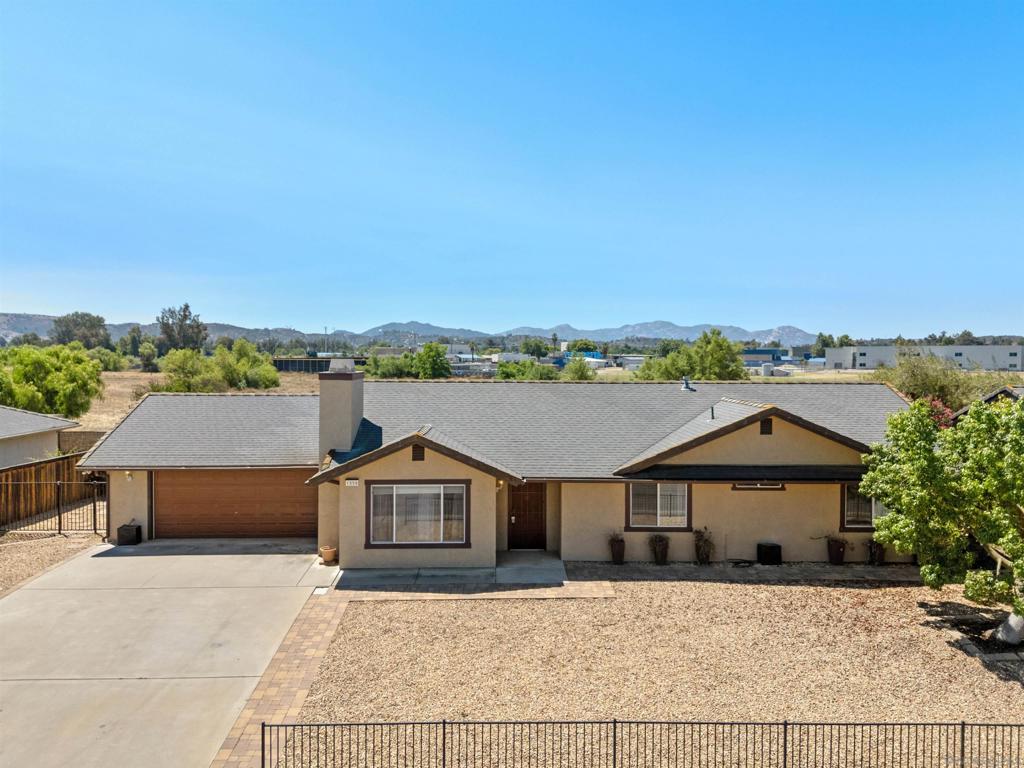Charming home in a quiet cul-de-sac location close to town. This single level 3bd/2ba ranch style home offers a peaceful central location with the near by conveniences of shopping , restaurants, schools and more. This home boasts a spacious layout with vaulted ceilings, large kitchen with open family room, generous master suite with walk in closet, wide driveway with finished garage and a fenced off perimeter. Opportunity awaits check this one out today!