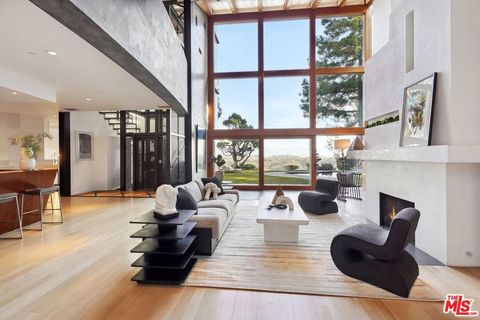 Photo of 2238 Stradella Road, Los Angeles, CA 90077 (MLS # 26828203)