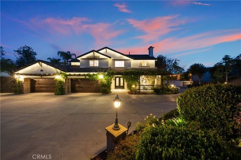 Photo of 30308 Mallorca Place, Castaic, CA 91384 (MLS # SR26082483)