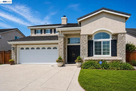 Photo of 15100 Shining Star Ln Ln, San Leandro, CA 94579 (MLS # 41148553)