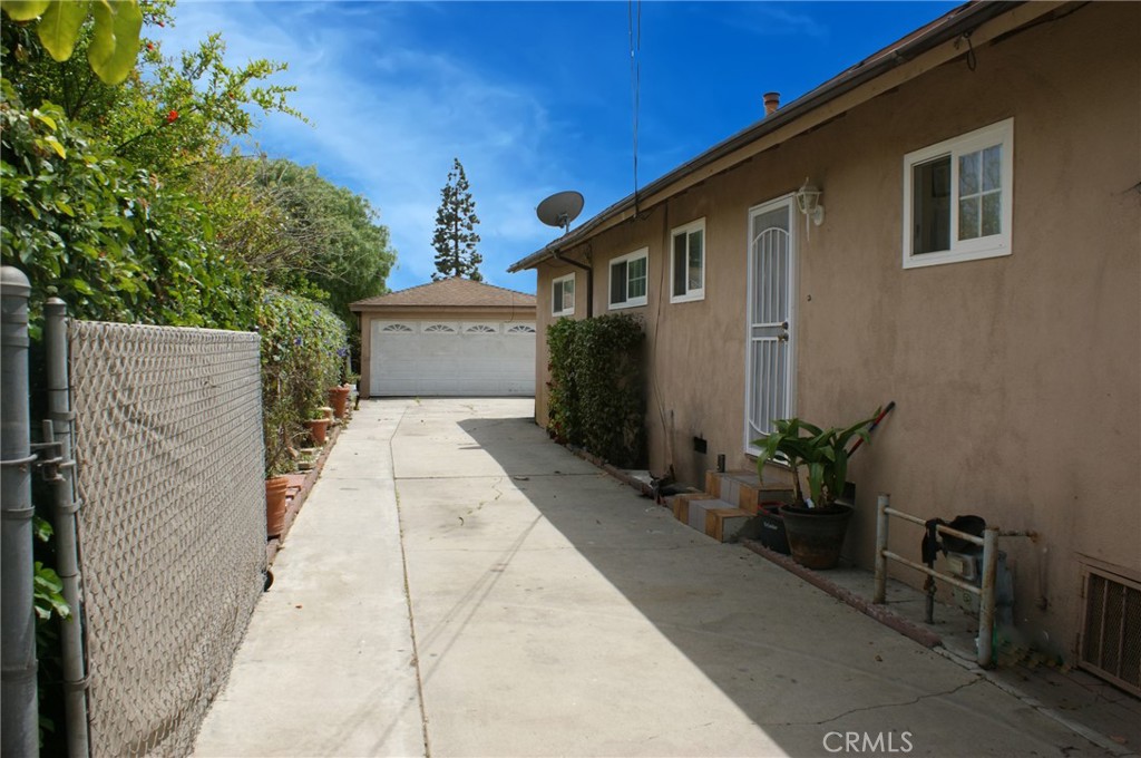 3724 W 105th Street