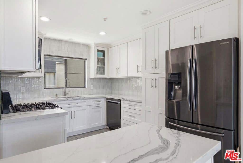 Photo of 1238 S Holt Avenue #5, Los Angeles, CA 90035 (MLS # 26843837)