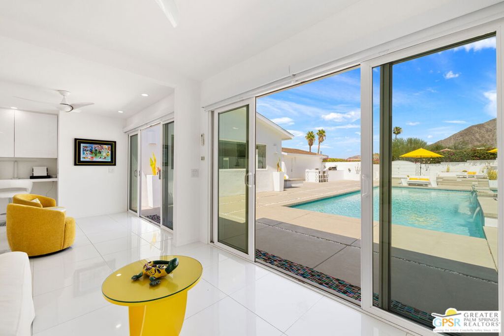 53225 Avenida Herrera