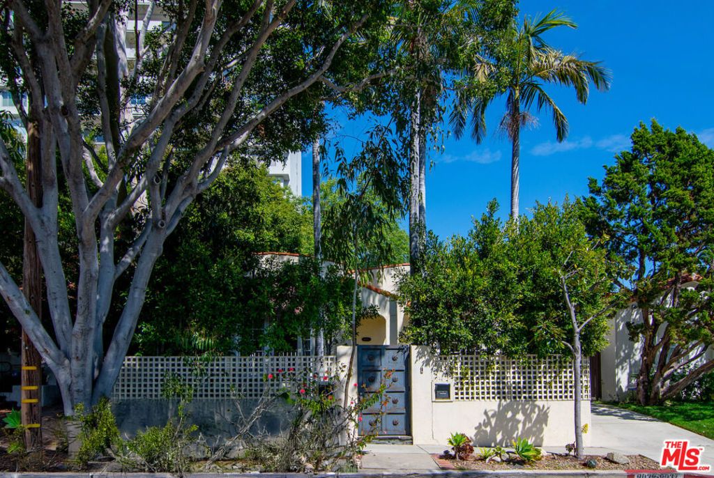 Photo of 9037 Elevado Street, West Hollywood, CA 90069 (MLS # 26650939)