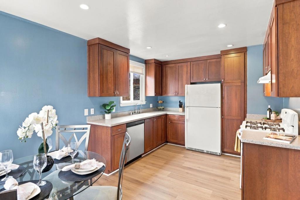 527 Fremont Avenue