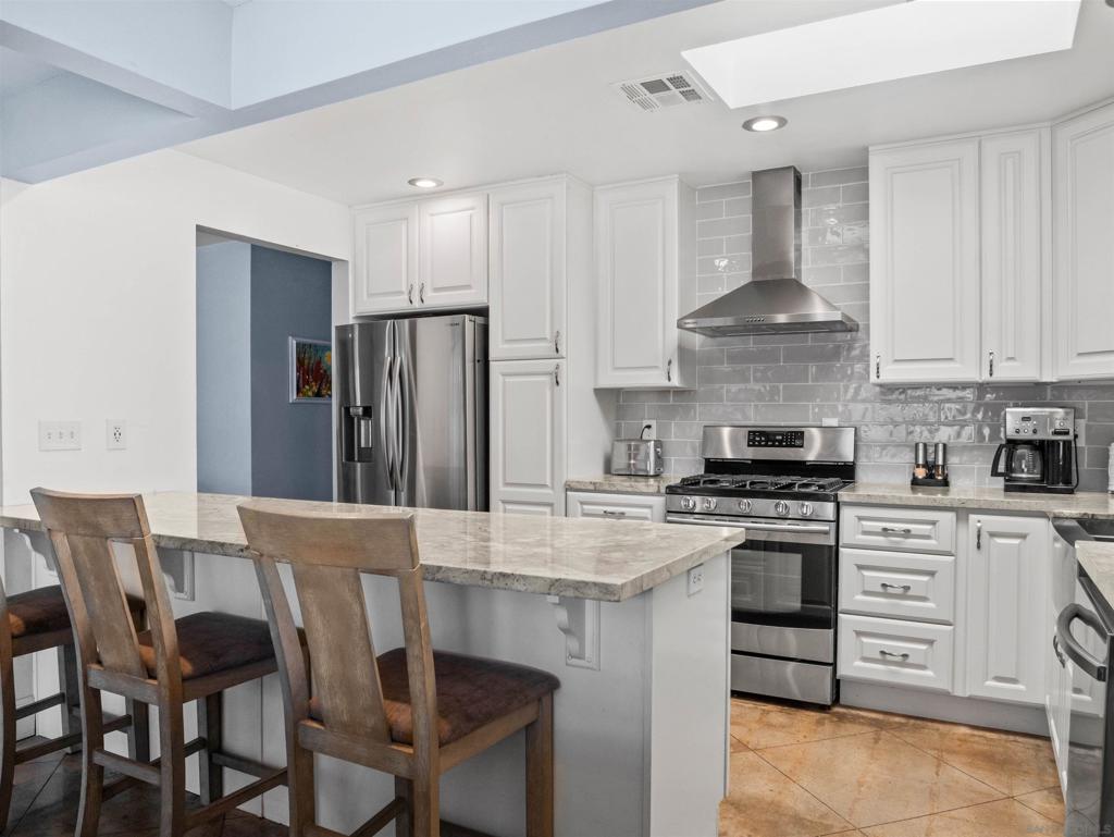 9422 Marilla Dr