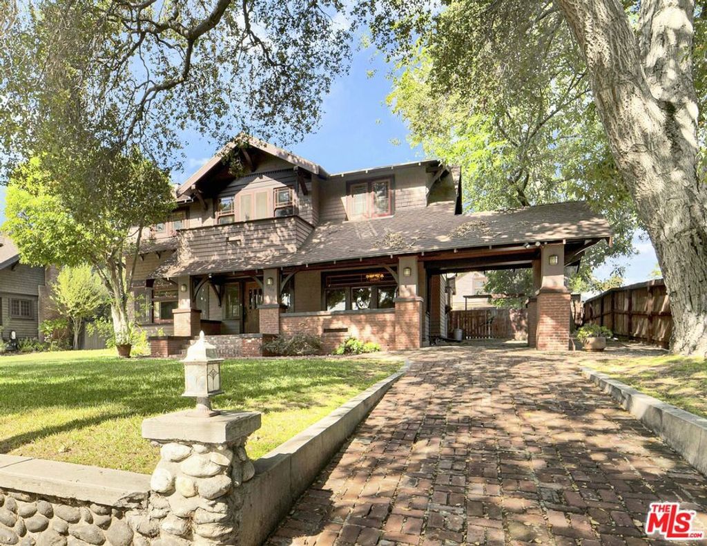 Photo of 1424 Laurel Street, South Pasadena, CA 91030 (MLS # 25603381)