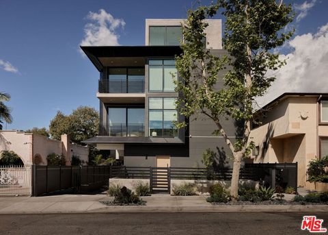 Photo of 1227 N Formosa Avenue #1, Los Angeles, CA 90046 (MLS # 26699159)