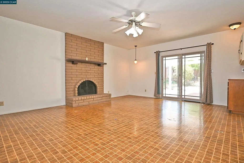 Martinez, California 94553, United States, 3 Bedrooms Bedrooms, ,2 BathroomsBathrooms,Residential,Active,189031