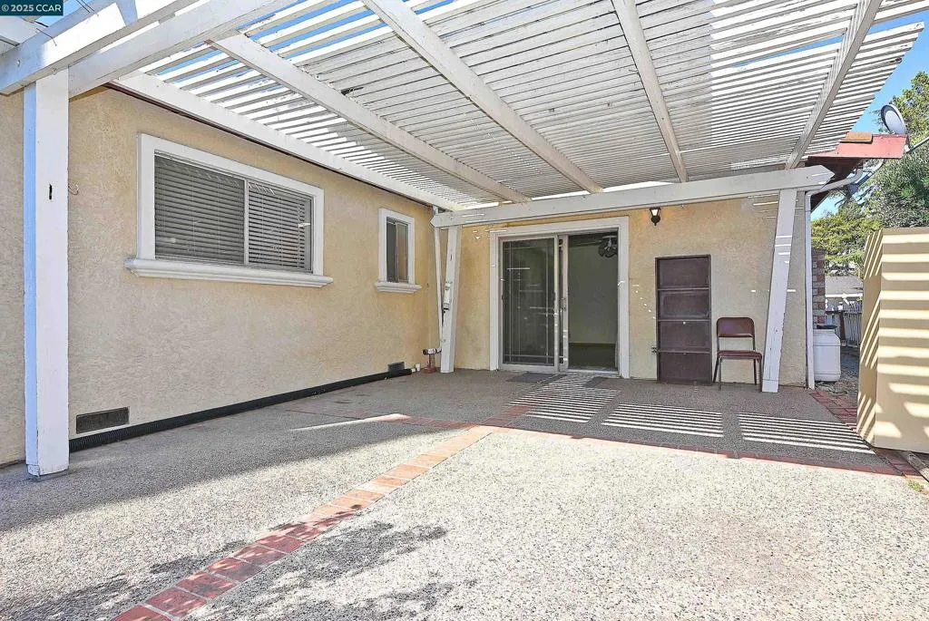 Martinez, California 94553, United States, 3 Bedrooms Bedrooms, ,2 BathroomsBathrooms,Residential,Active,189031