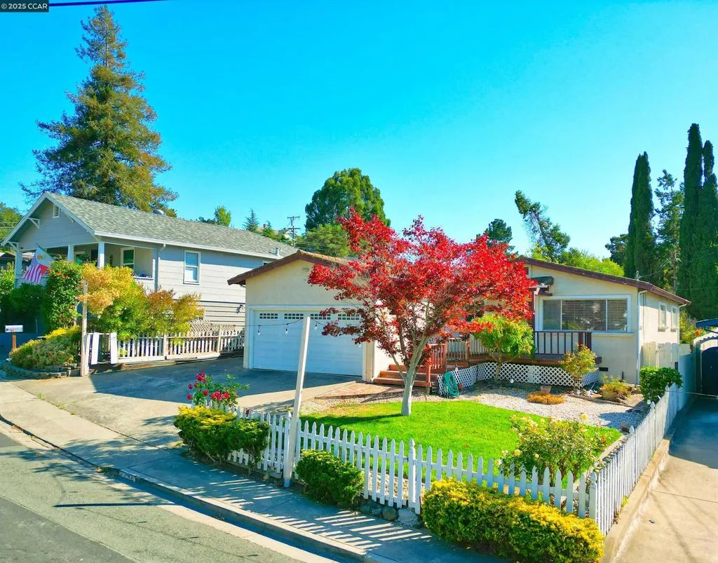 Martinez, California 94553, United States, 3 Bedrooms Bedrooms, ,2 BathroomsBathrooms,Residential,Active,189031