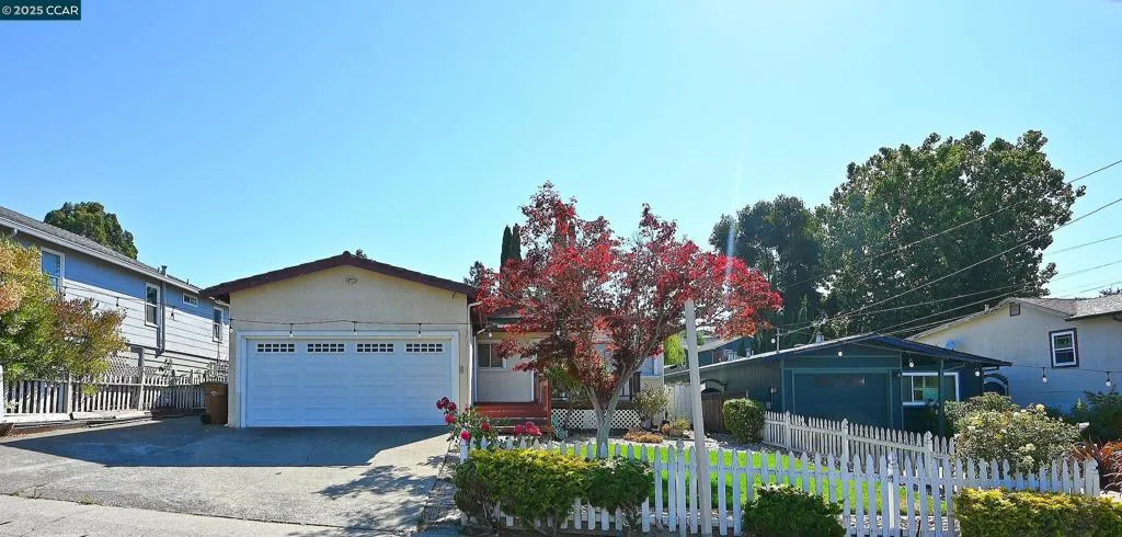 Martinez, California 94553, United States, 3 Bedrooms Bedrooms, ,2 BathroomsBathrooms,Residential,Active,189031