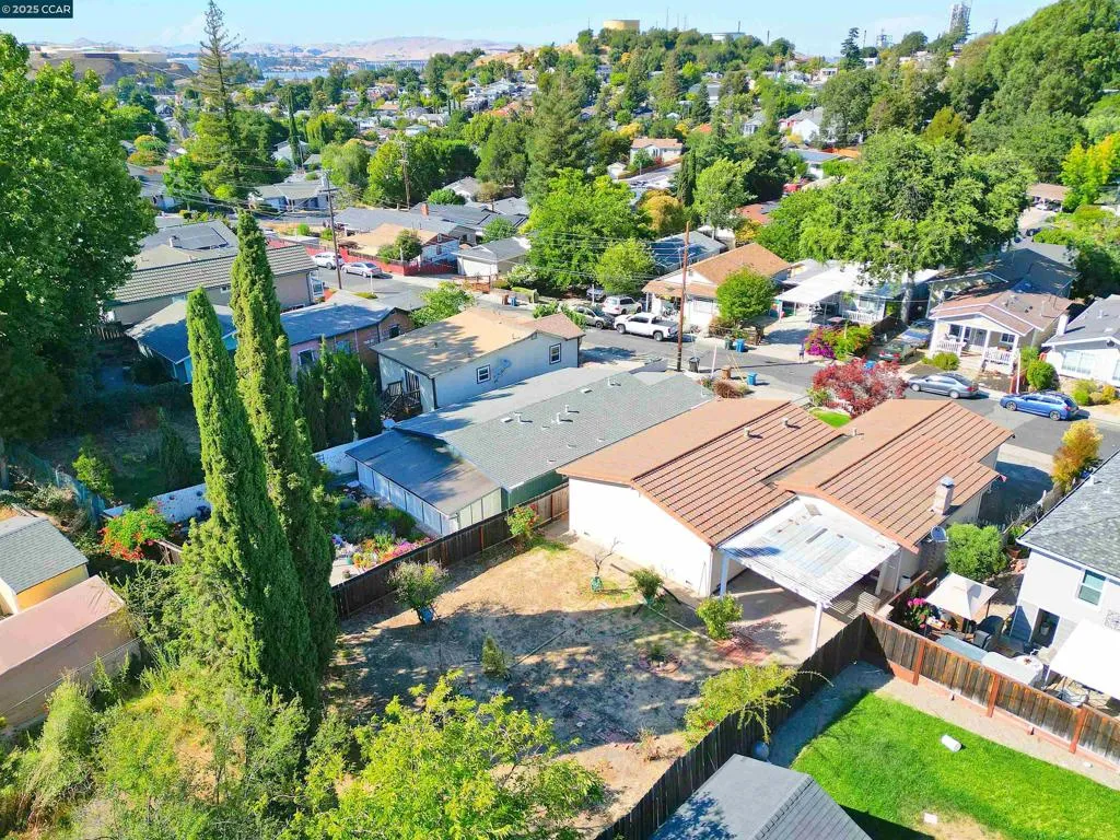 Martinez, California 94553, United States, 3 Bedrooms Bedrooms, ,2 BathroomsBathrooms,Residential,Active,189031