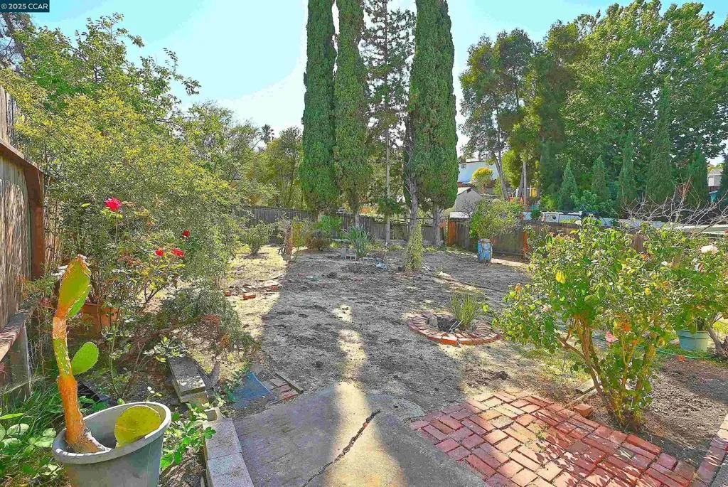 Martinez, California 94553, United States, 3 Bedrooms Bedrooms, ,2 BathroomsBathrooms,Residential,Active,189031