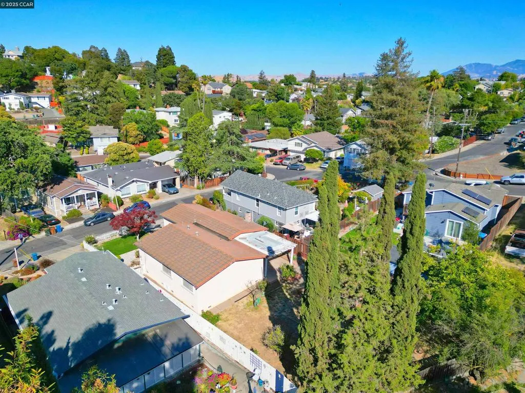 Martinez, California 94553, United States, 3 Bedrooms Bedrooms, ,2 BathroomsBathrooms,Residential,Active,189031