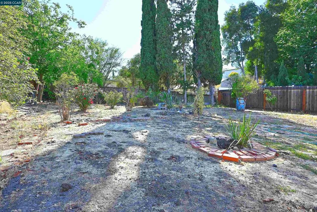 Martinez, California 94553, United States, 3 Bedrooms Bedrooms, ,2 BathroomsBathrooms,Residential,Active,189031