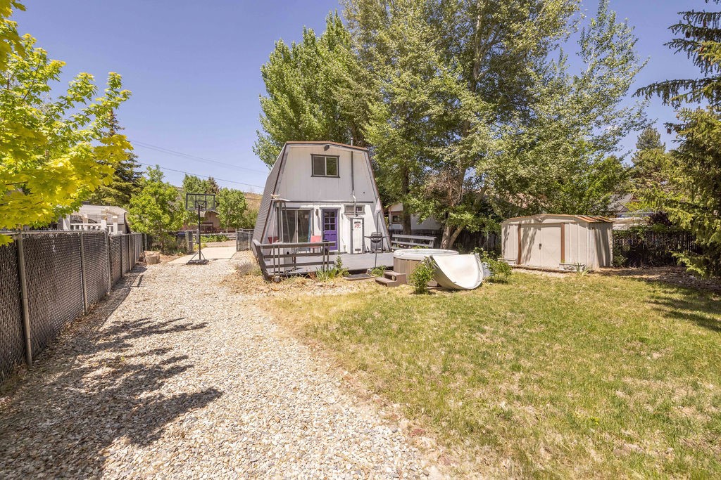 1012 E Fairway Boulevard